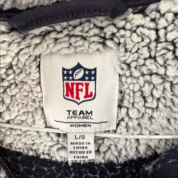 New England Patriots Sherpa Quarterzip - Picture 3 of 5